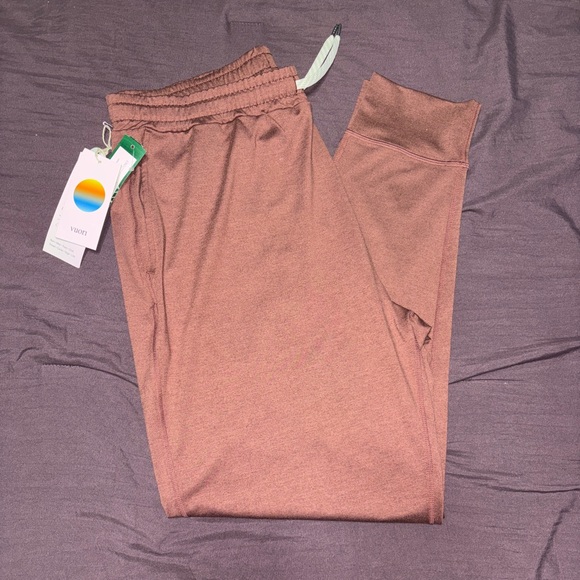 NWT Vuori Sunday Performance Jogger - Picture 2 of 5